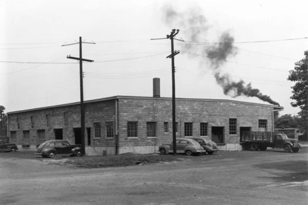 lensing-wholesale-headquarters-1948-600×400